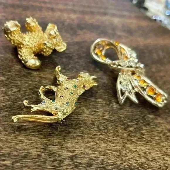 Gold Tone Brooch Set of 3 Teddy Bear, Jaguar and Citrine Bow - Picture 3 of 11